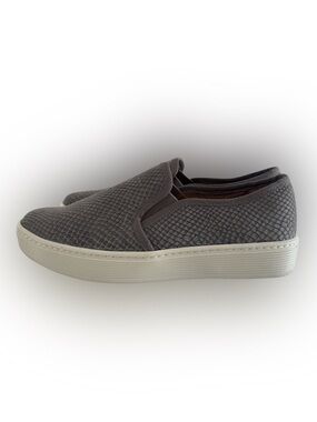 Söfft Somers Slip On Sneakers 7M Gray Snake Leather Comfort Shoes NWOB